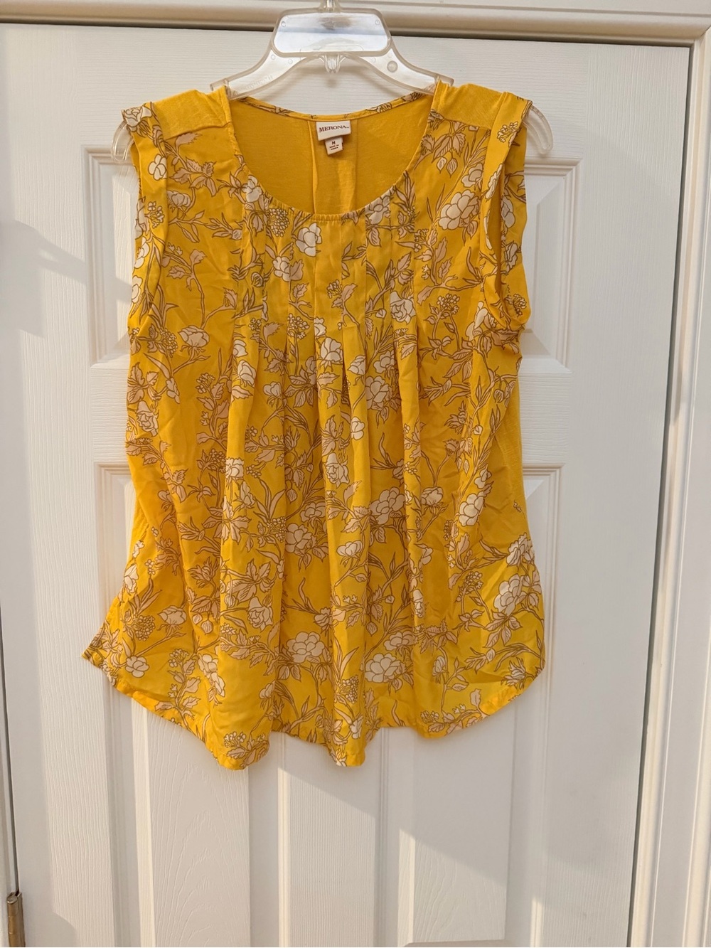 Ladies Size Medium "Merona" Yellow Floral Sleeveless Camisole GUC